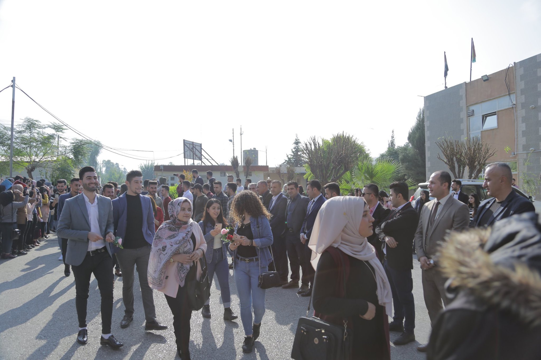 له‌ په‌یمانگه‌ی ته‌كنیكی دوكان به‌ گوڵ و شیرینی پێشوازی له‌ قوتابیانی قۆناغی یه‌ك كرا